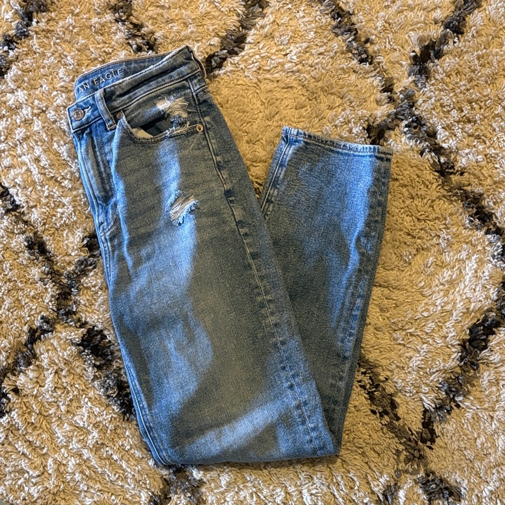 American Eagle Mom Straight Jean